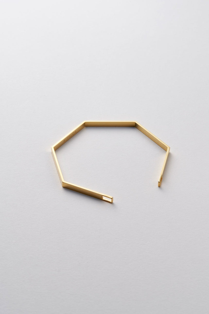 7角形(Heptagon)の形をしたシンプルな、真鍮製アクセサリーのバングル