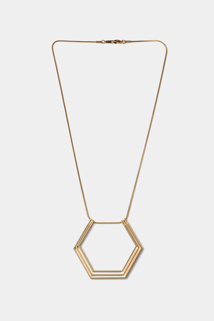 6角形(Hexagon)の形をしたシンプルな、真鍮製アクセサリーのネックレス