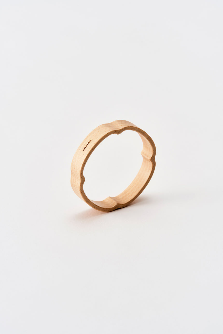 木瓜紋をモチーフにした木製バングル