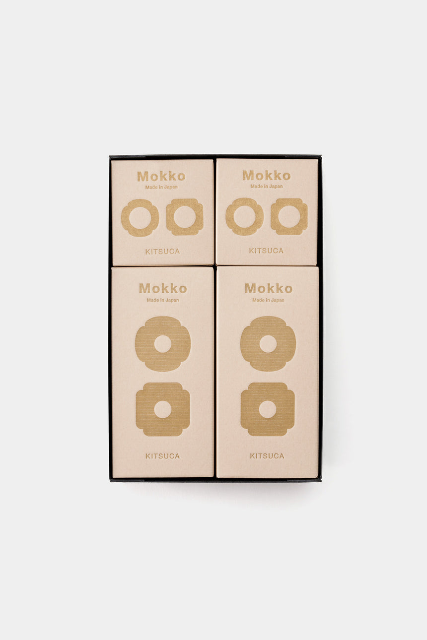 フラワーベースとキャンドルホルダーのギフトセットのパッケージ