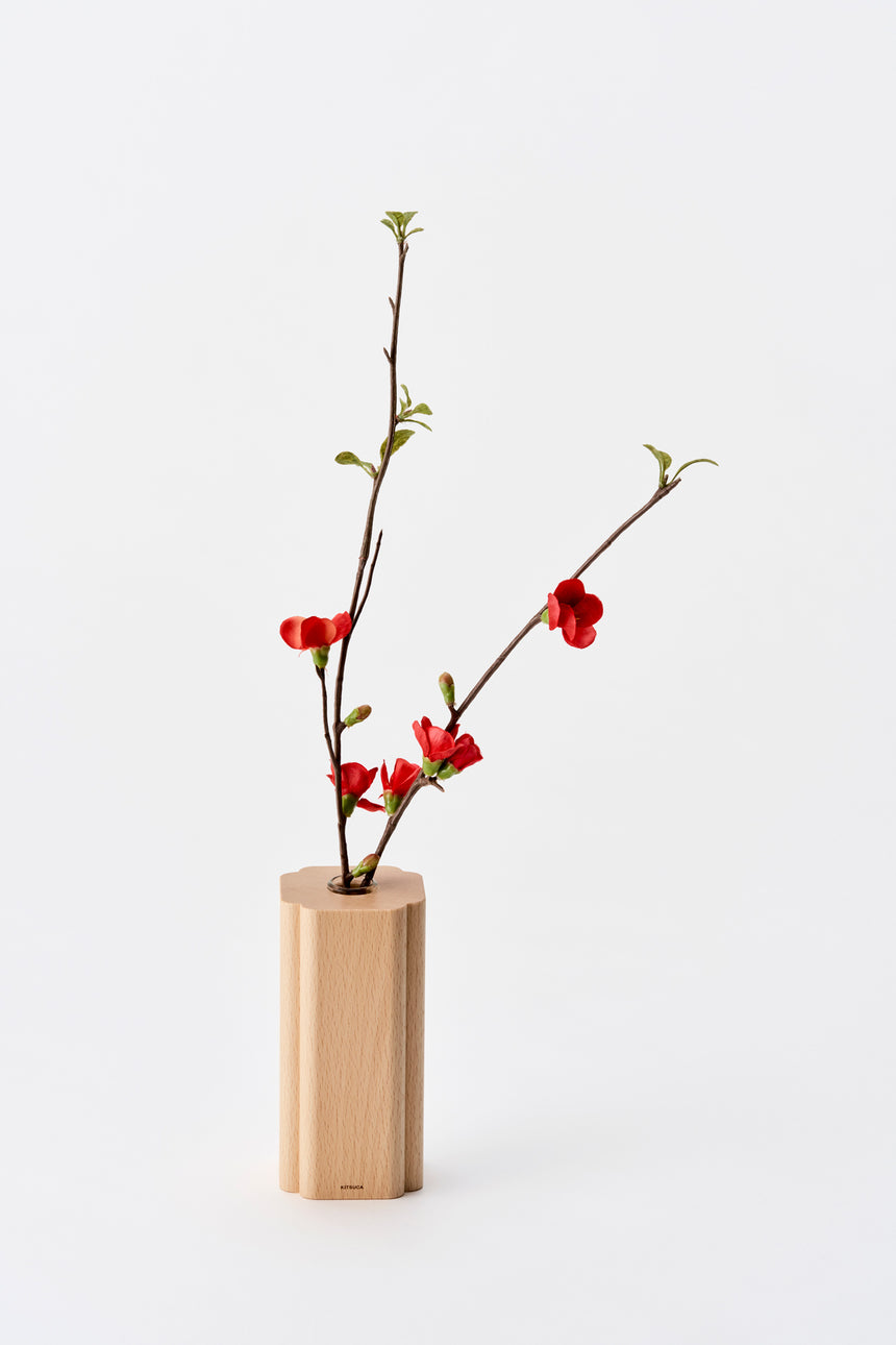 木瓜紋をモチーフにした木製フラワーベース（一輪挿し）