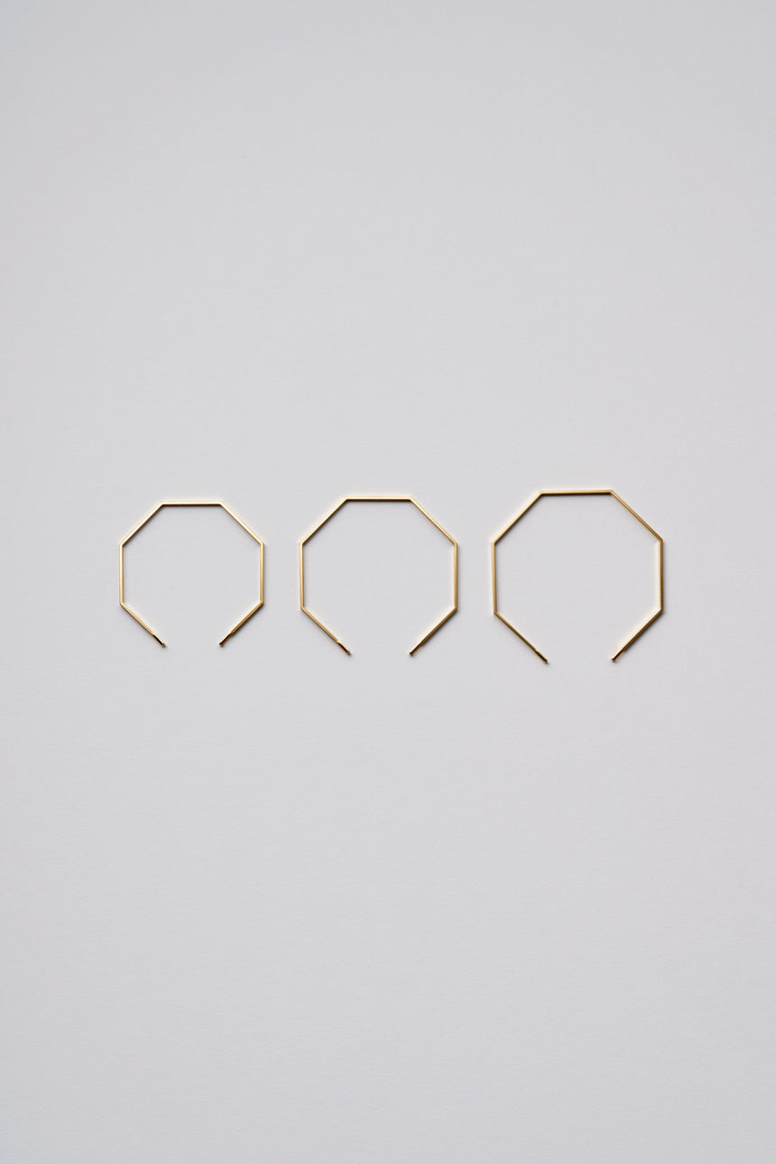 8角形（Octagon）の形をしたシンプルな、真鍮製アクセサリーのバングルのS,M,Lサイズ